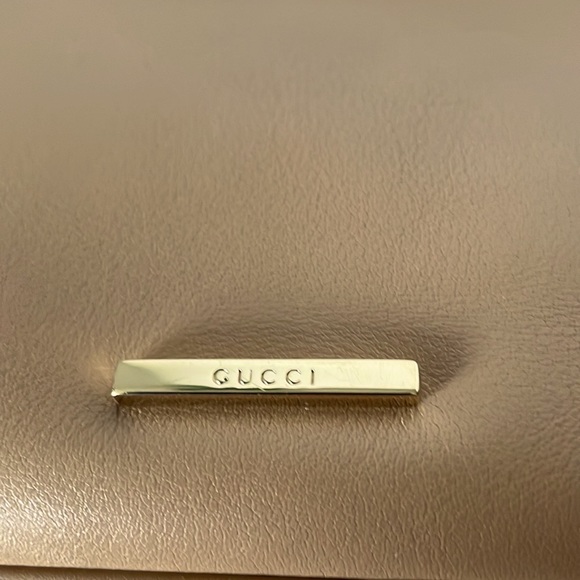 Authentic Gucci Leather Bag. - Picture 3 of 16